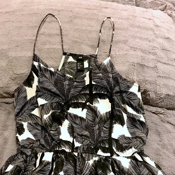 Adorable Palm Leaf Print Sun Dress - Picture 6 of 8